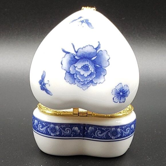 White Porcelain Vintage Cobalt Blue Floral Butterfly Gold Trim Trinket Box - Picture 12 of 12